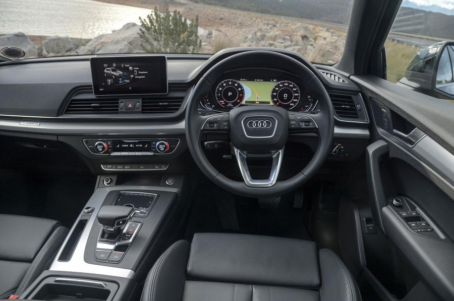 Торпедо Audi Q5 TFSI Quattro S-Line 2017 года  (ZA) (фото 6 из 30)